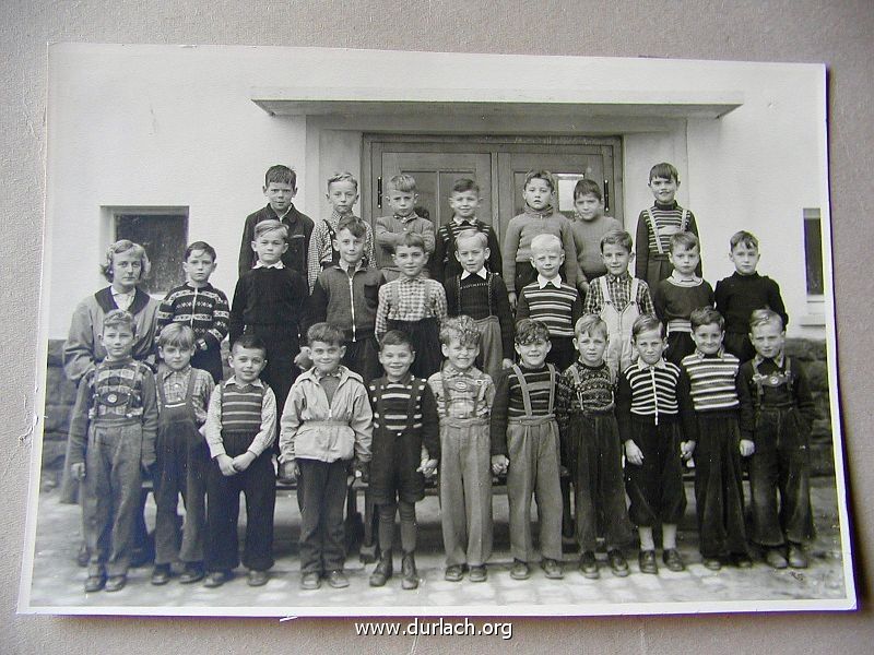 Aue Klasse1 mit Lehrerin Marx- 1955
