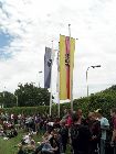 Die Flaggen ber dem Turmbergstadion