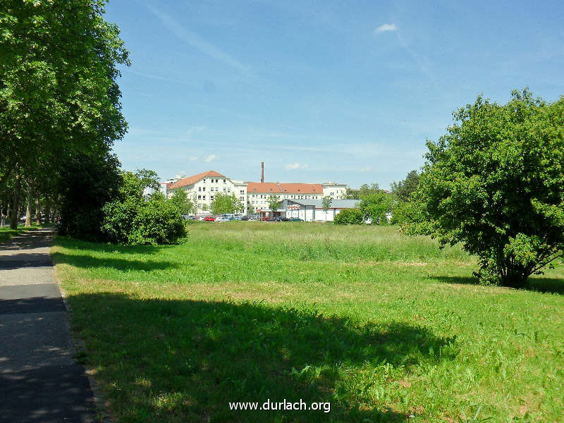 2011 - Blick von der Rommelstrasse auf Raumfabrik und Supermarkt