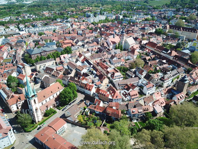 Blick auf die Altstadt mit drei Trmen