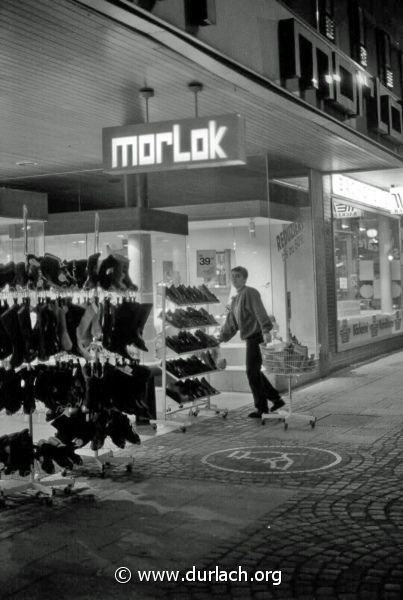 Schuhhaus Morlok bei Nacht, ca. 1989