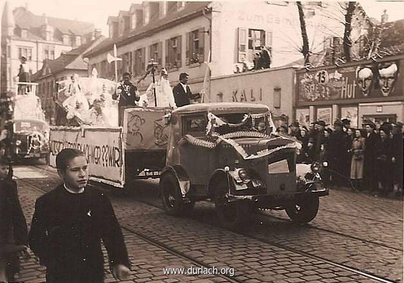 Durlach - Pfinztalstrae vor Kino Kali 1955