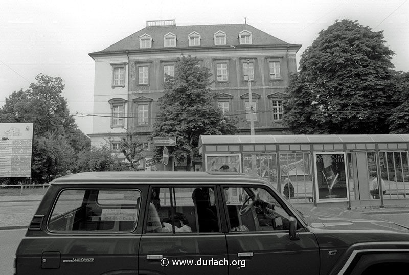 1988 - Schloplatz mit Karlsburg