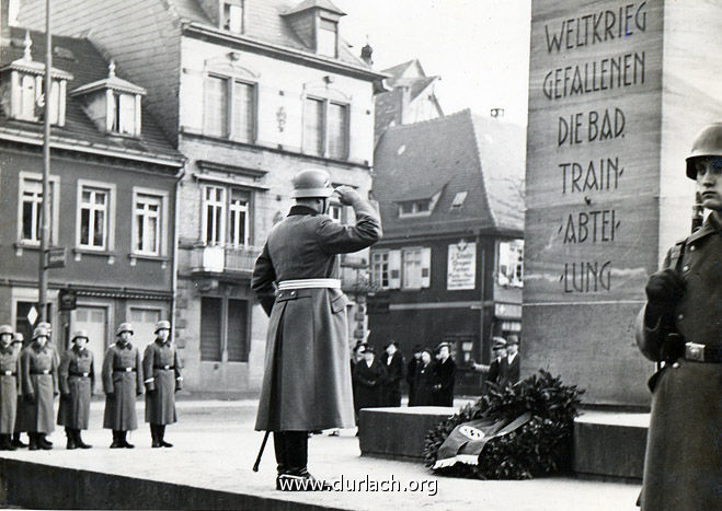 Militrparade Schloplatz Nazi