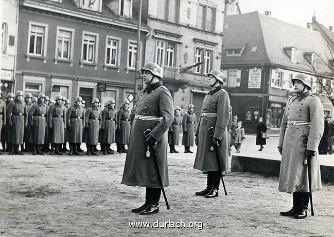 Militrparade Schloplatz Nazi