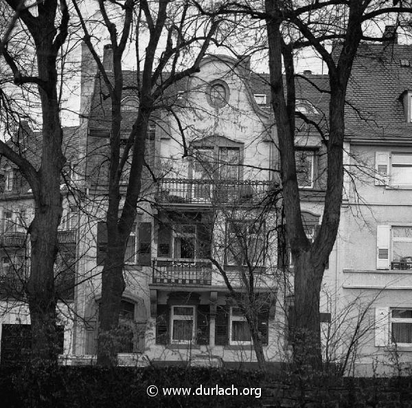 Blick auf die Karlsburgstrasse. Ca. 1985