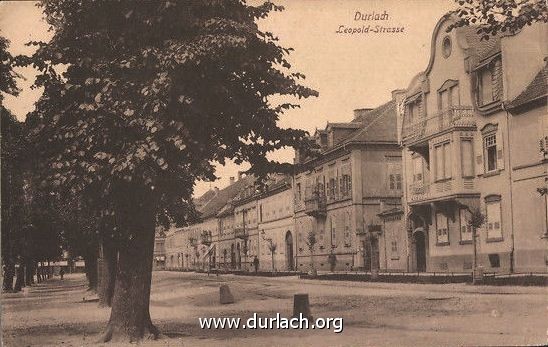 Leopoldstrae, dann Schlossstrae, seit 1938 Karlsburgstrae