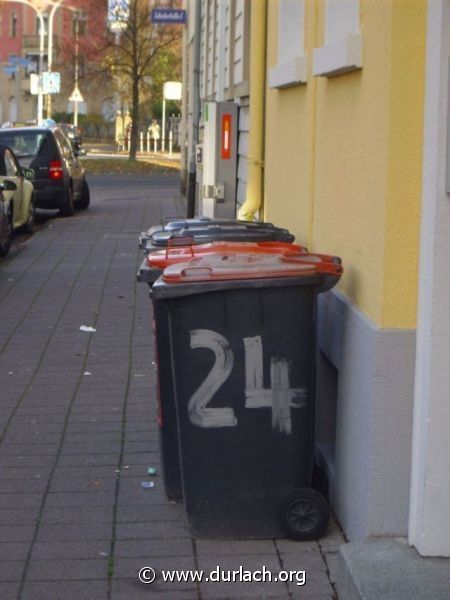 Weihnachtsmlltonne, Am Hengstplatz, Dezember 2009