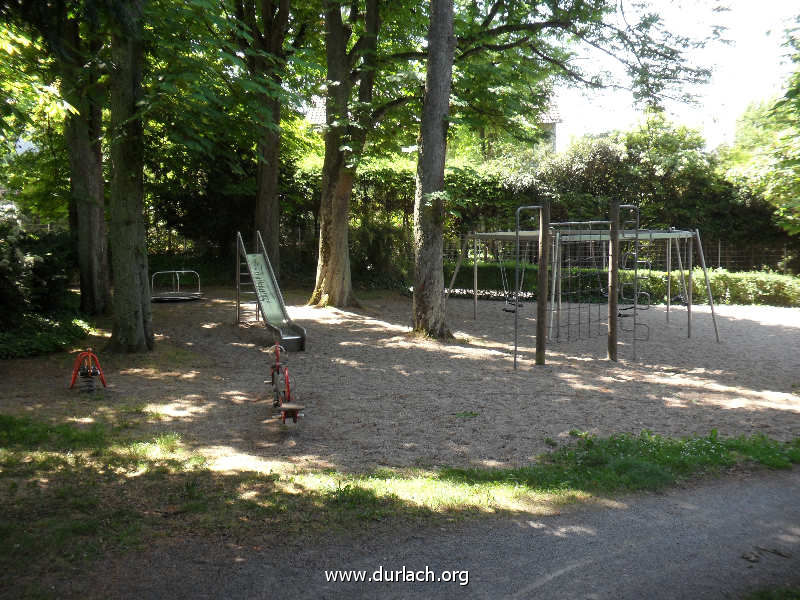 2011 - Spielplatz an der Badener Strasse nhe Brunnenhaus