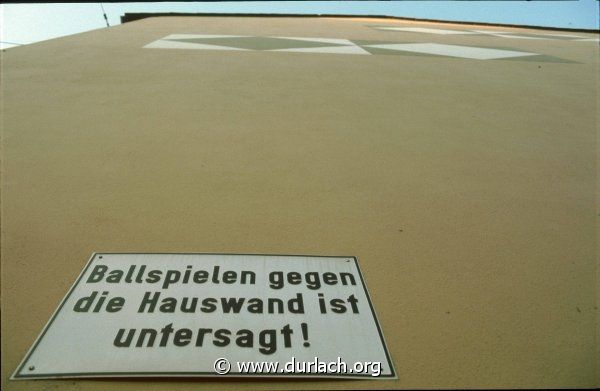 Wer kennt diese Fassade? Ca. 1982