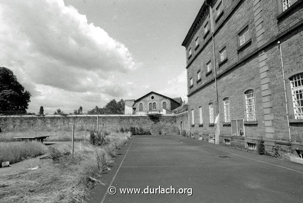 Der Gefngnishof, 1989