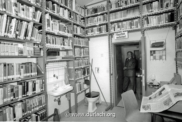 Gefngnisbibliothek, 1989