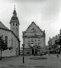 1988 - Marktplatz mit Rathaus und ev. Stadtkirche